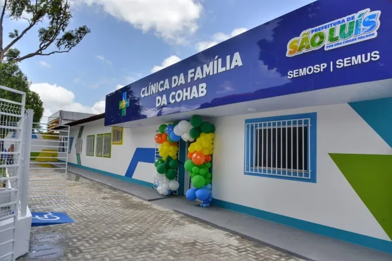 Prefeita Esmênia Miranda durante entrega da nova Clínica da Família da Cohab, em São Luís